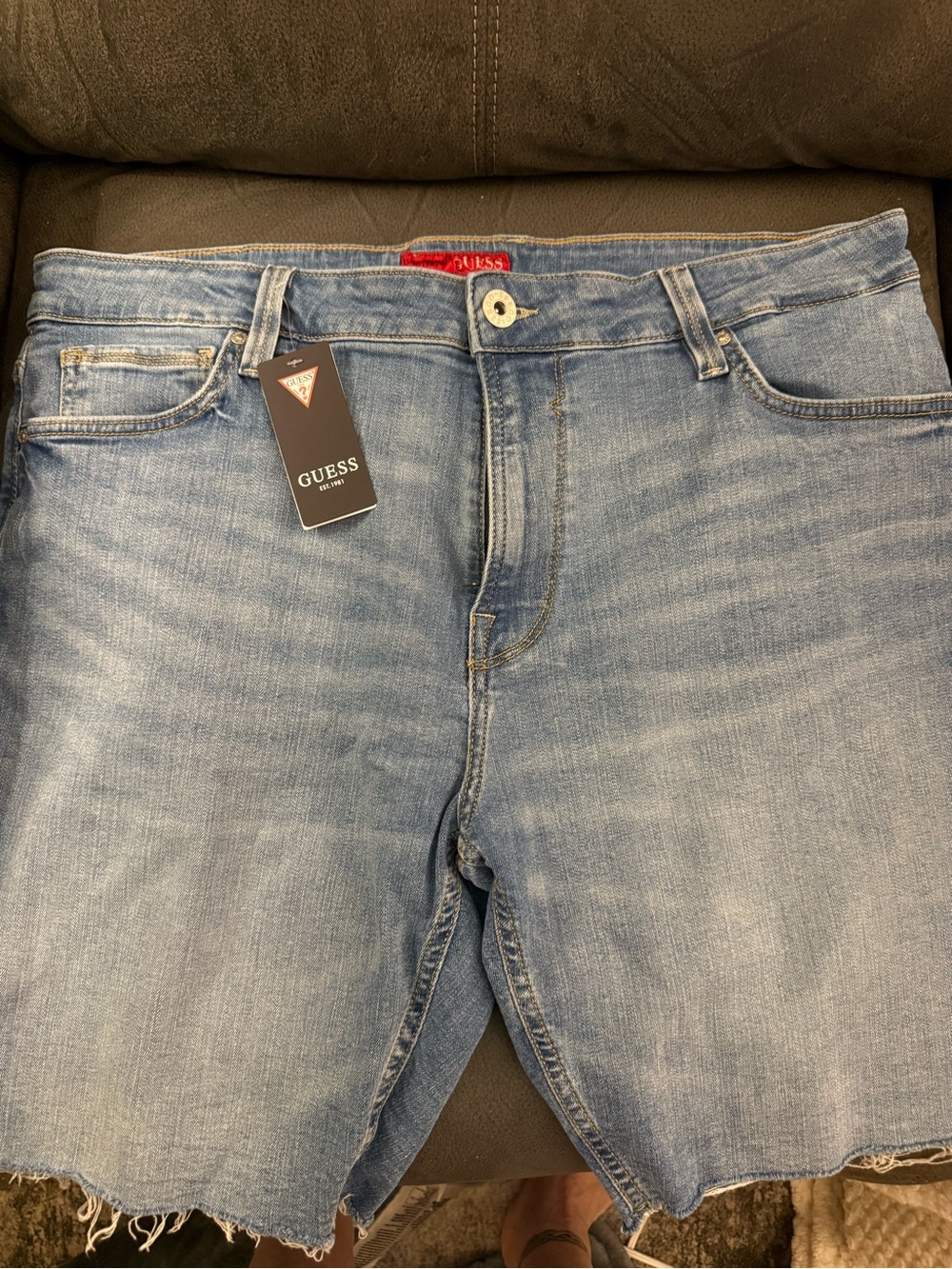 GUESS Men's Light Blue Denim Shorts. 36. New.